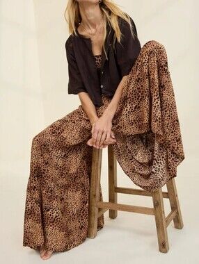 Aerie Leopard Print Party Pant, Size M ~ NWT